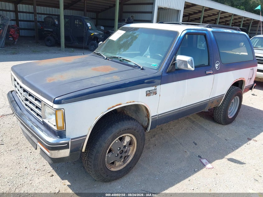 1987 CHEVROLET BLAZER auction photo 2