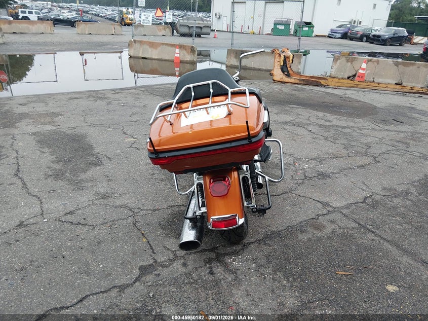2014 HARLEY-DAVIDSON FLHTK auction photo 6