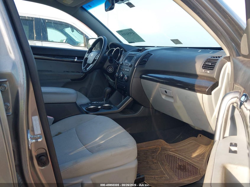 2013 KIA SORENTO auction photo 5