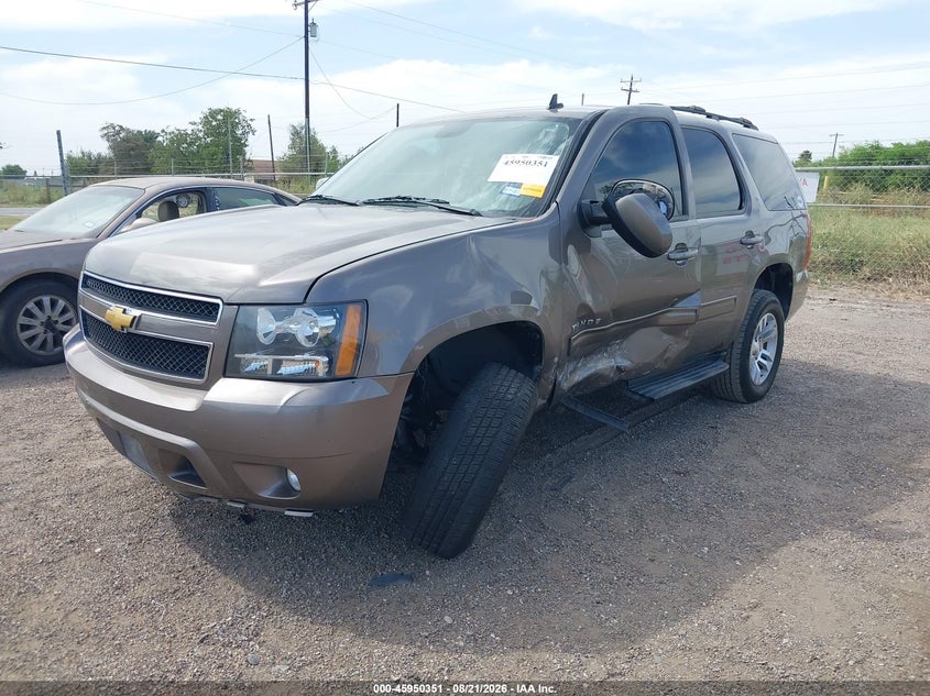 2013 Chevrolet Tahoe, Левый бок, IAAI, VIN 1GNSCBE01DR303978 — фото 2