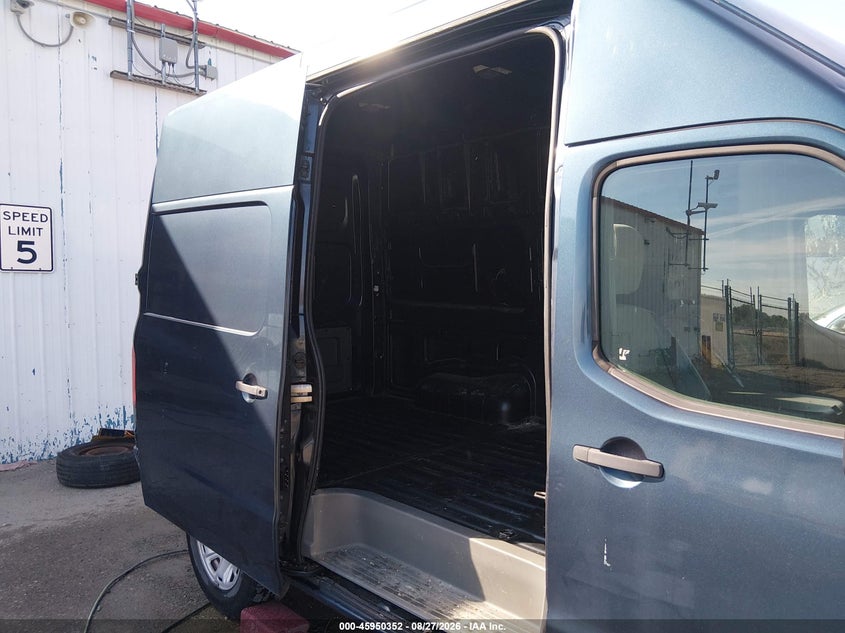 2013 NISSAN NV CARGO NV2500 HD auction photo 8