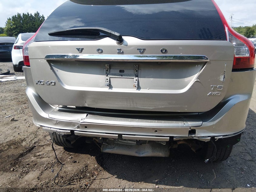 2015 VOLVO XC60 auction photo 6