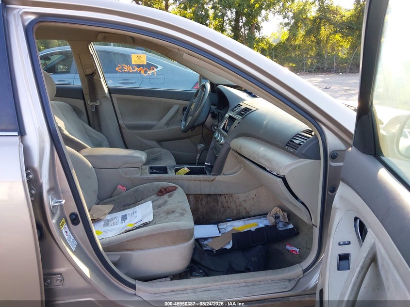 2009 TOYOTA CAMRY auction photo 5