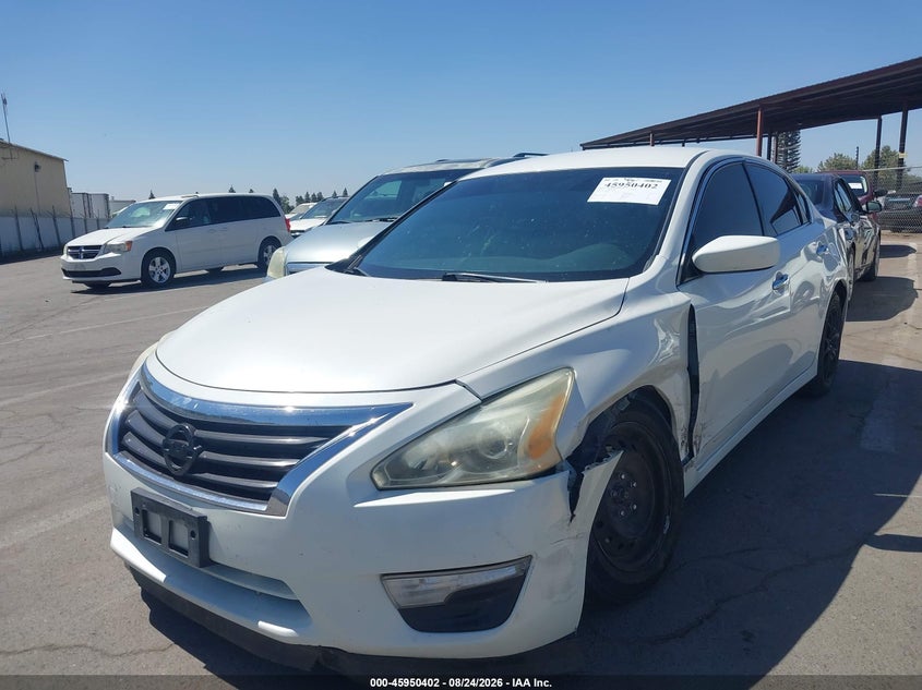 2015 Nissan Altima, Left Front, IAAI, VIN 1N4AL3AP8FC228558 — photo 2