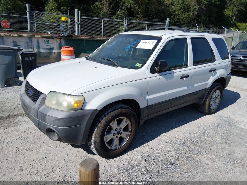 2005 Ford Escape, Normal Wear & Tear, IAAI, VIN 1FMYU93115KA78701 — photo 2