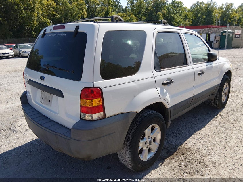 2005 FORD ESCAPE auction photo 4