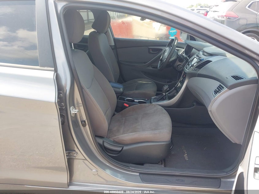 2014 HYUNDAI ELANTRA auction photo 5