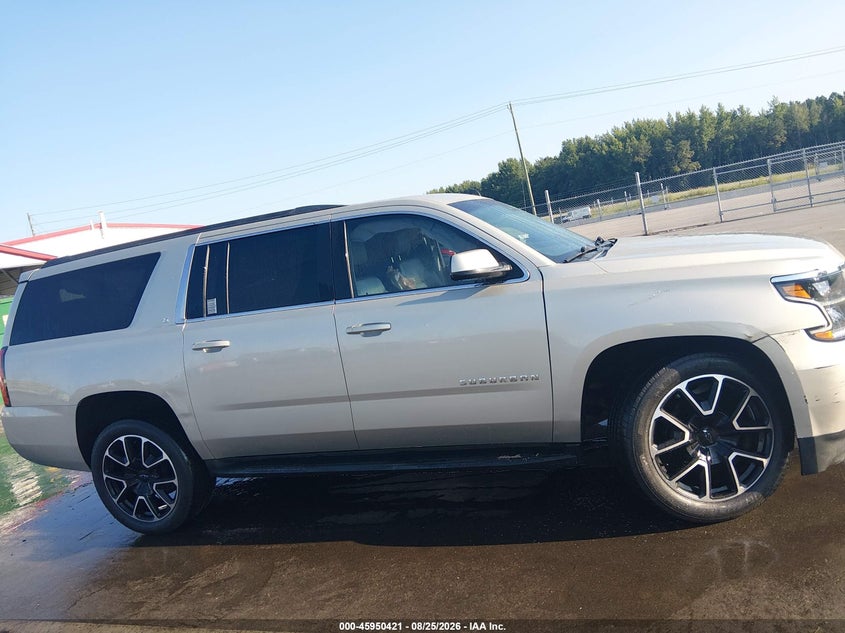 CHEVROLET SUBURBAN - zdjęcie 13
