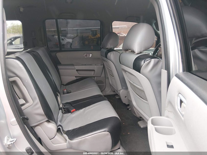 2010 HONDA PILOT auction photo 8