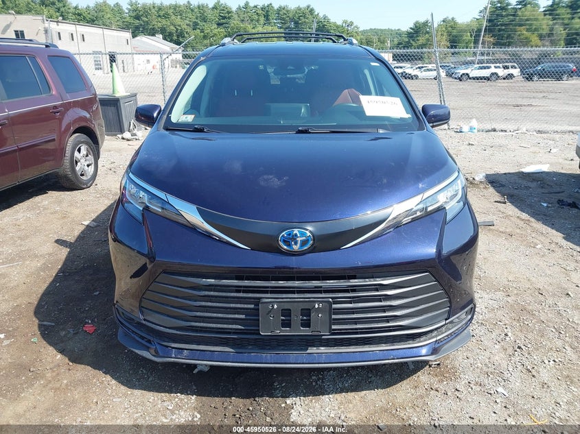 2023 TOYOTA SIENNA LE · Фото 12