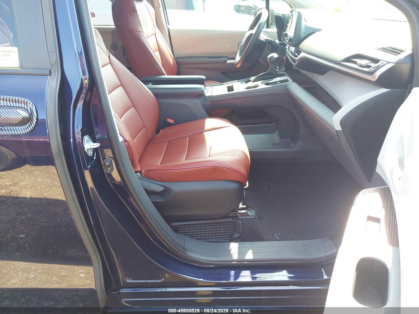 2023 TOYOTA SIENNA LE · Фото 5