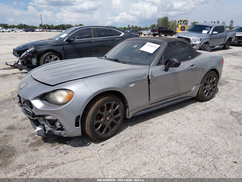 2017 FIAT 124 SPIDER auction photo 2