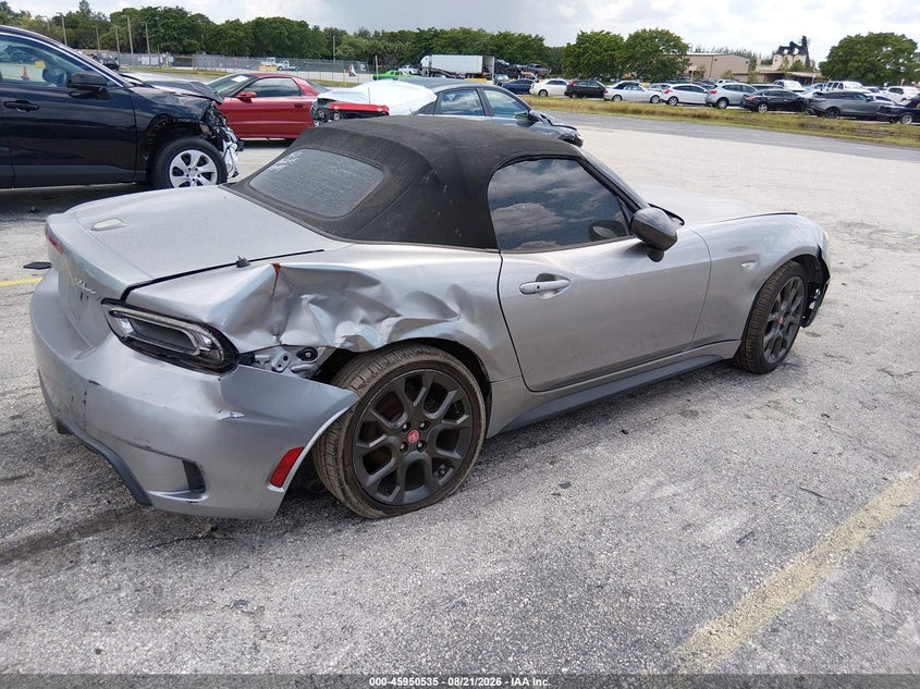 2017 FIAT 124 SPIDER auction photo 4