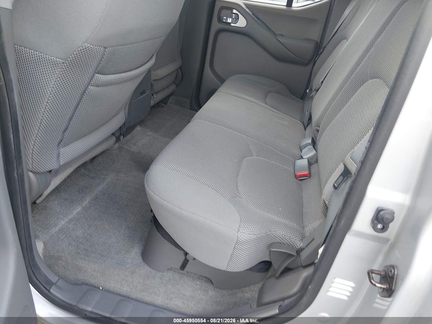 2015 NISSAN FRONTIER auction photo 8