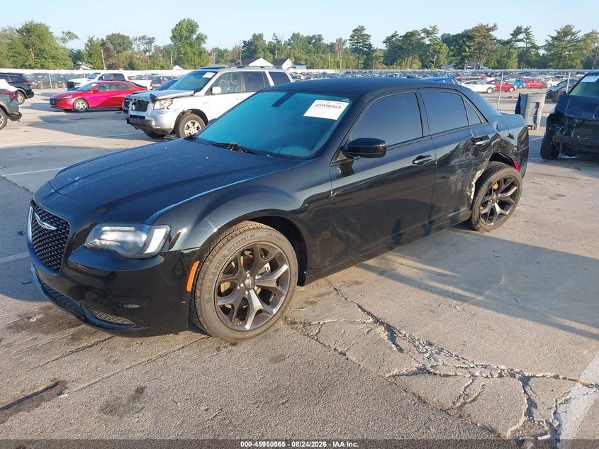 2022 Chrysler 300, Left & Right Side, IAAI, VIN 2C3CCAAG2NH139690 — photo 2