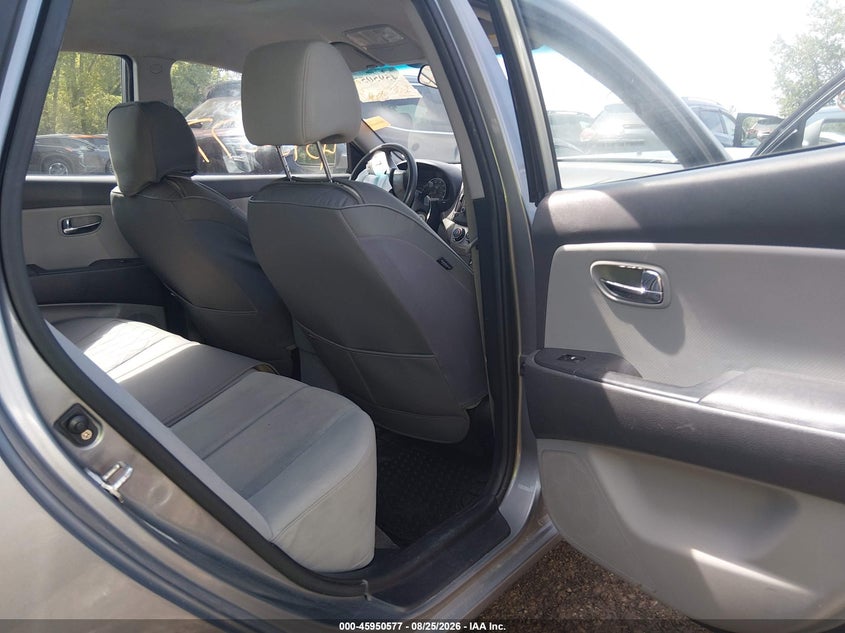 2010 HYUNDAI ELANTRA auction photo 8