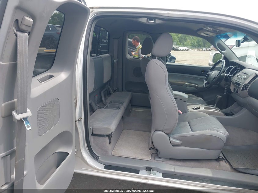 2005 TOYOTA TACOMA auction photo 8