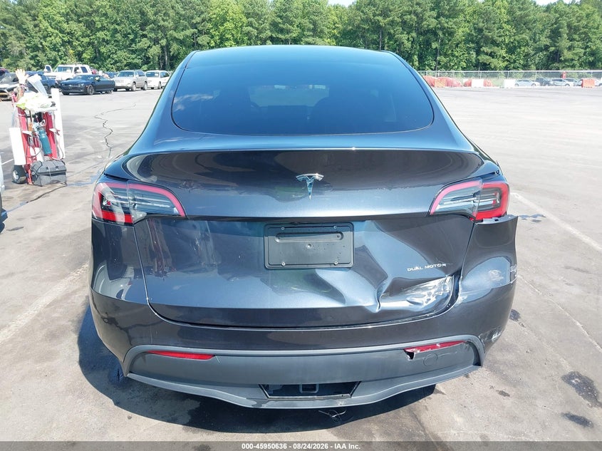 TESLA MODEL Y 2024 VIN 7SAYGDEEXRA264237