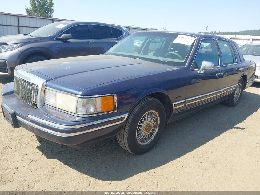 1994 Lincoln Town Car Executive, Обычный износ, IAAI, VIN 1LNLM81W1RY710490 — фото 2