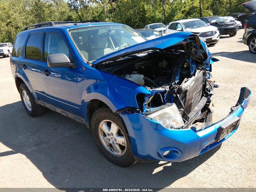 2011 FORD ESCAPE auction photo 1