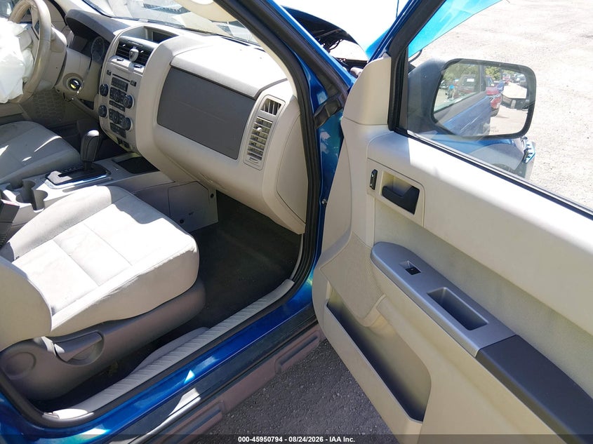2011 FORD ESCAPE auction photo 5