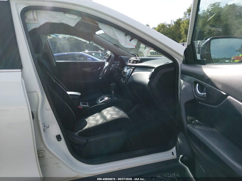 2015 NISSAN ROGUE auction photo 5