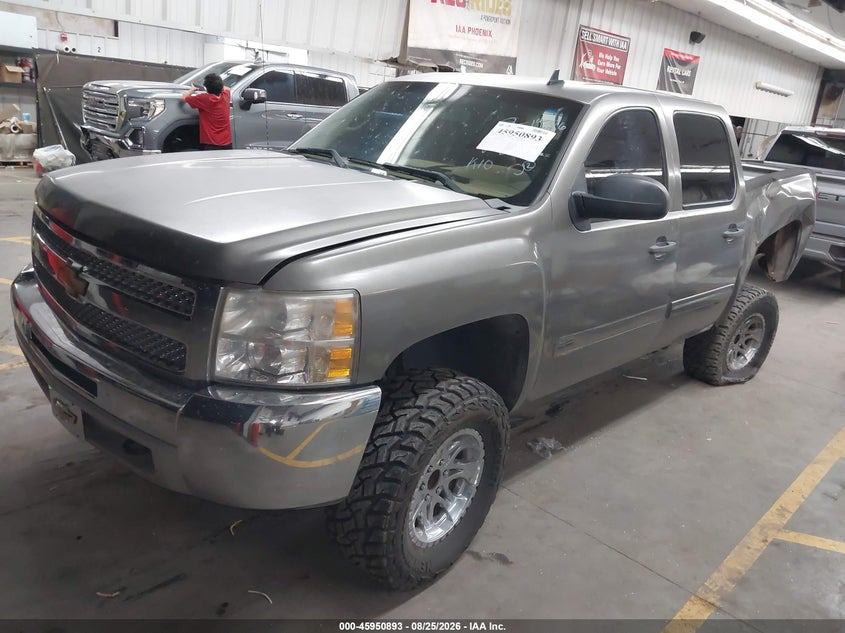 2013 Chevrolet Silverado, Удар сзади, IAAI, VIN 3GCPKSE72DG342173 — фото 2