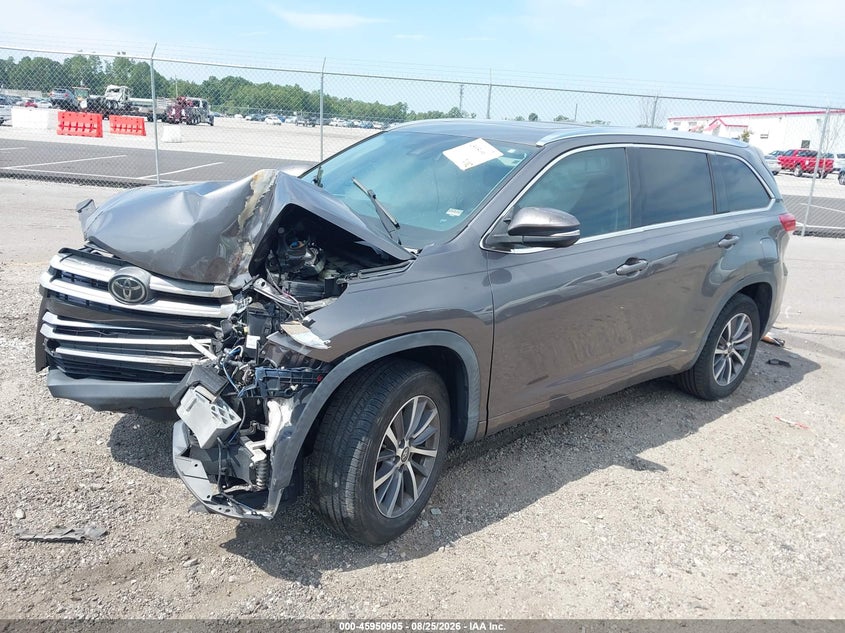 2018 Toyota Highlander, Front End, IAAI, VIN 5TDKZRFH8JS540100 — photo 2