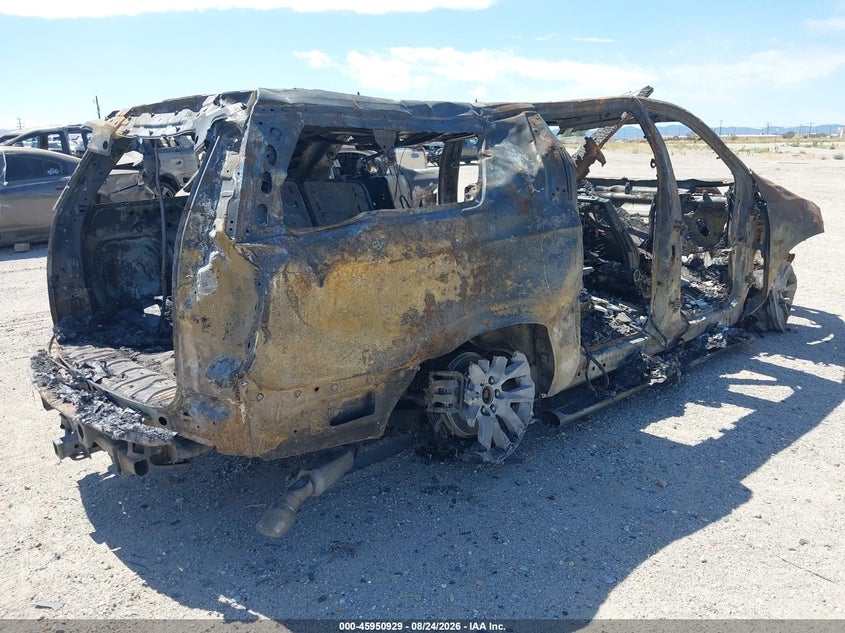 2021 CHEVROLET SUBURBAN auction photo 4