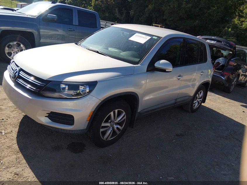 2013 VOLKSWAGEN TIGUAN auction photo 2