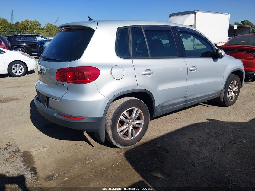 2013 VOLKSWAGEN TIGUAN auction photo 4
