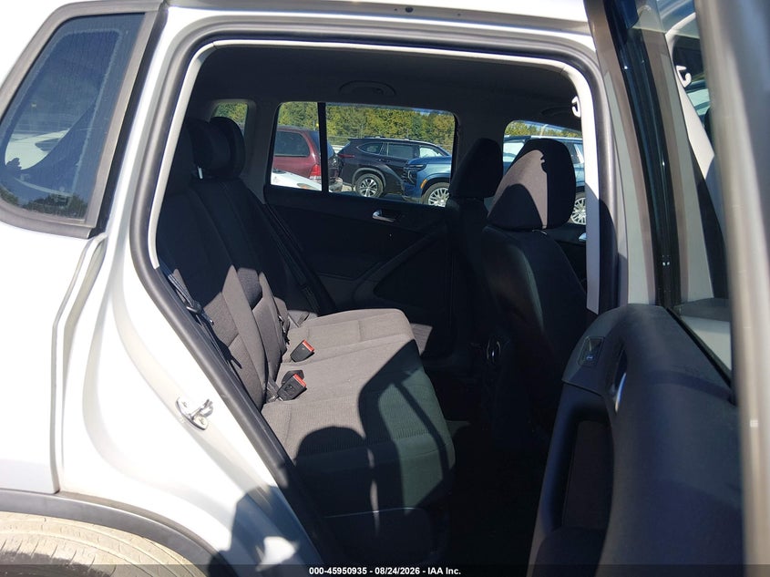 2013 VOLKSWAGEN TIGUAN auction photo 8