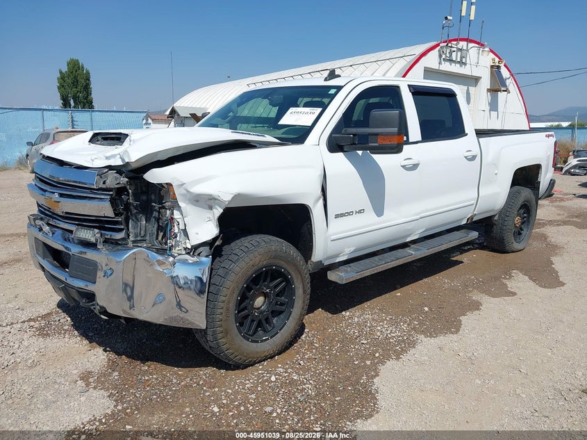 2017 Chevrolet Silverado, Лівий перед, IAAI, VIN 1GC4KZEY3HF217937 — фото 2