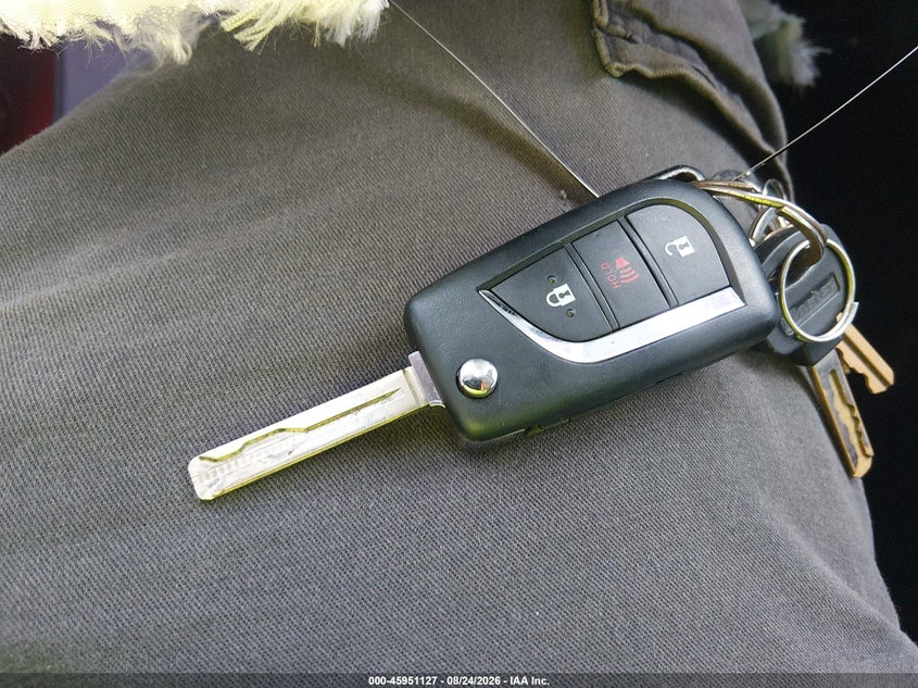 TOYOTA RAV4 HYBRID - zdjęcie 11
