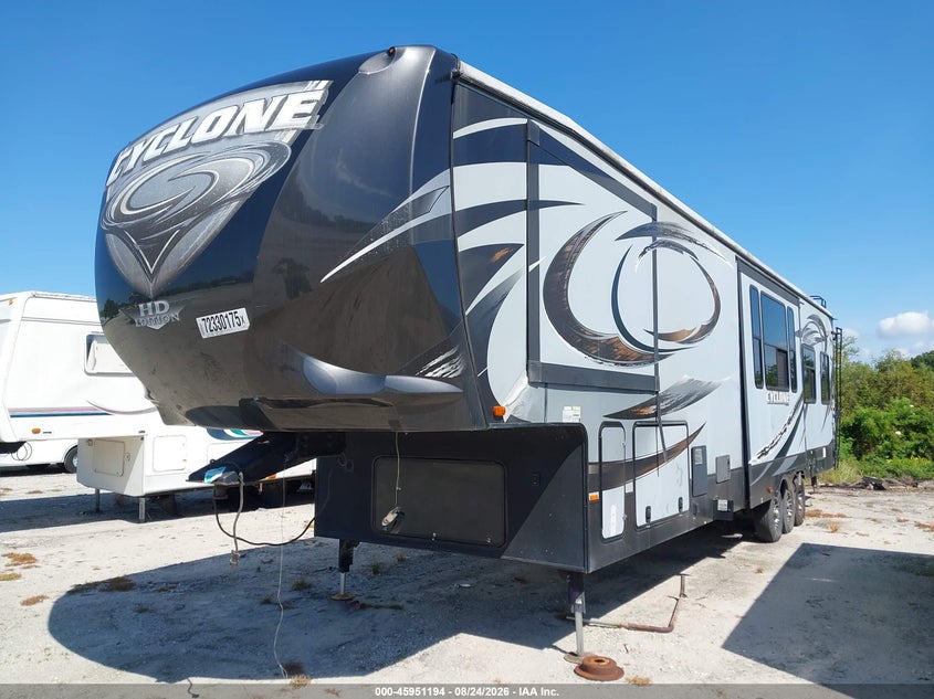 2015 HEARTLAND CYCLONE auction photo 2