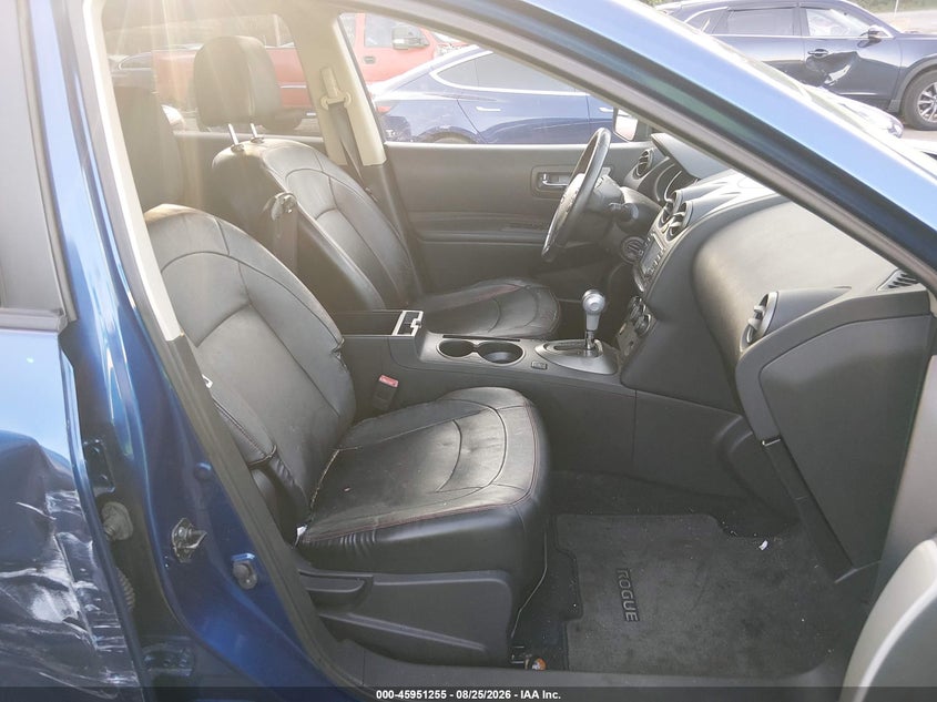 2011 NISSAN ROGUE auction photo 5