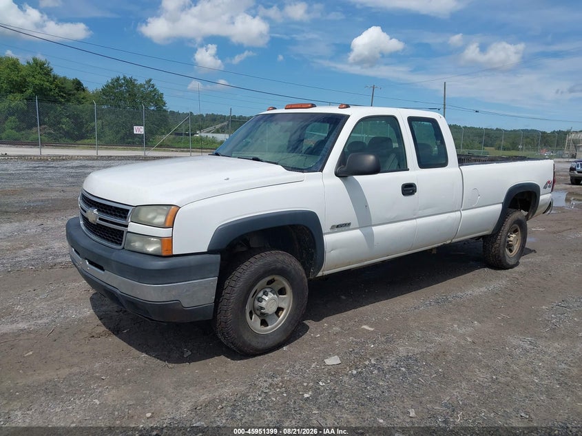2007 Chevrolet Silverado, Repossession, IAAI, VIN 1GCHK39UX7E106568 — photo 2