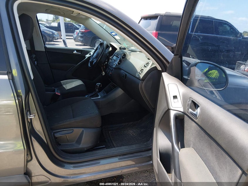 2013 VOLKSWAGEN TIGUAN auction photo 5