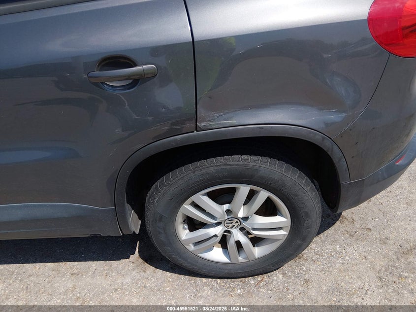2013 VOLKSWAGEN TIGUAN auction photo 6