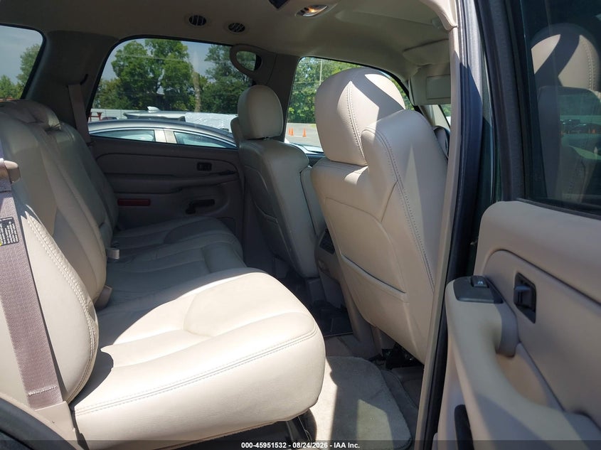 2004 CHEVROLET TAHOE auction photo 8