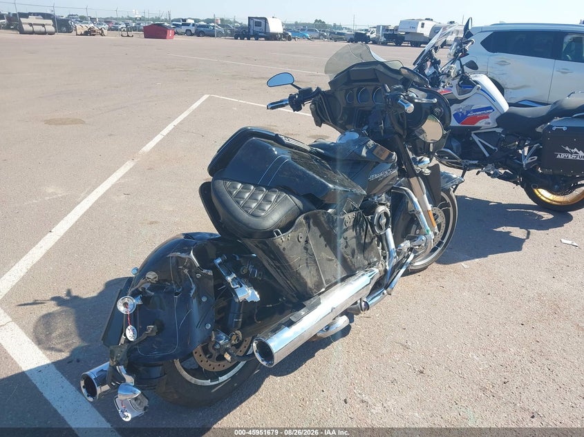 HARLEY-DAVIDSON FLHXS 2016