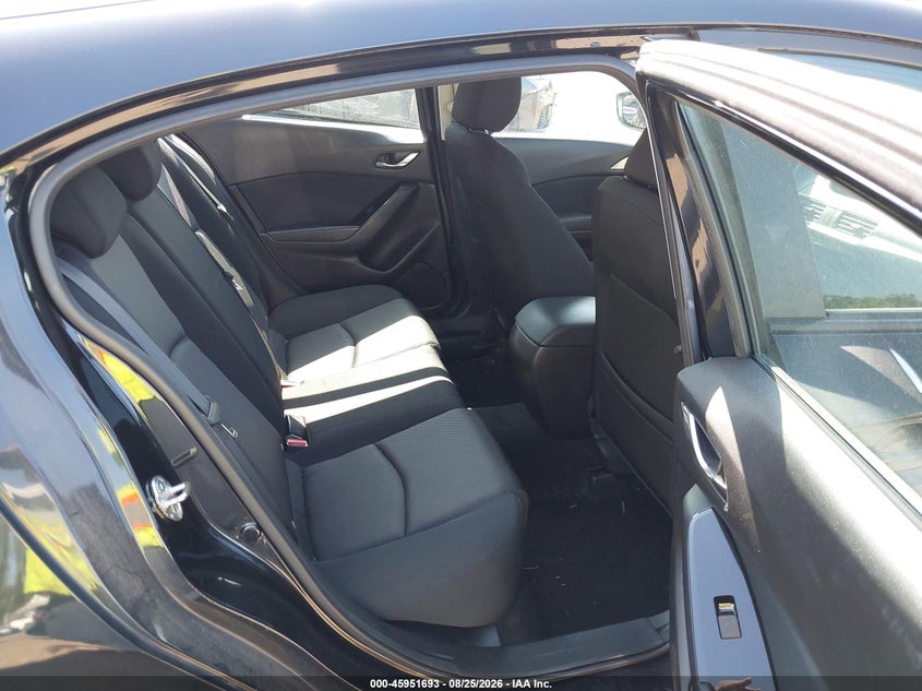 2018 MAZDA MAZDA3 auction photo 8