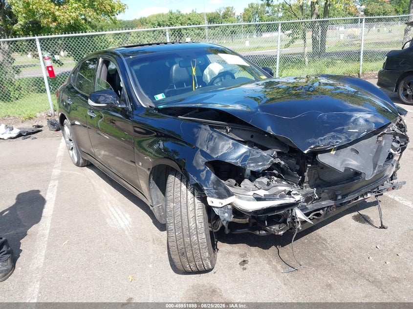 2015 INFINITI Q70 auction photo 1