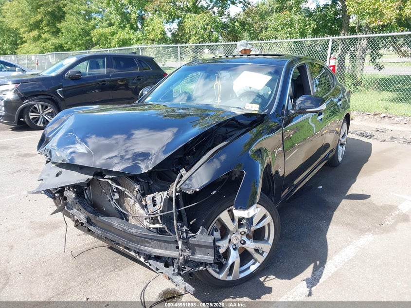 2015 INFINITI Q70 auction photo 2