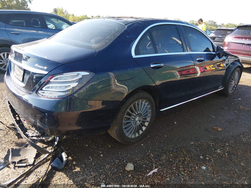 MERCEDES-BENZ C 300 2015 VIN 55SWF4KB4FU057597
