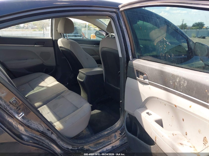 2018 HYUNDAI ELANTRA auction photo 8