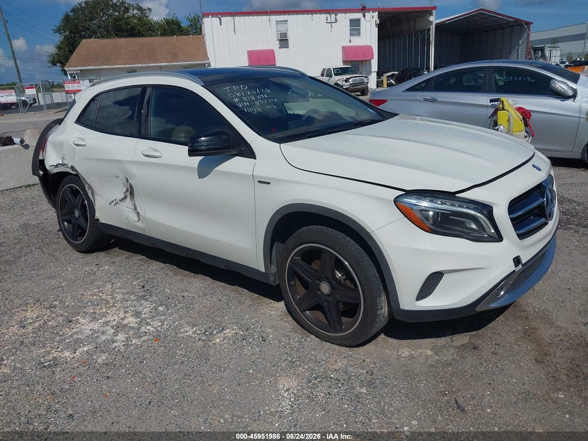 2015 MERCEDES-BENZ GLA 250 — zdjęcie z aukcji
