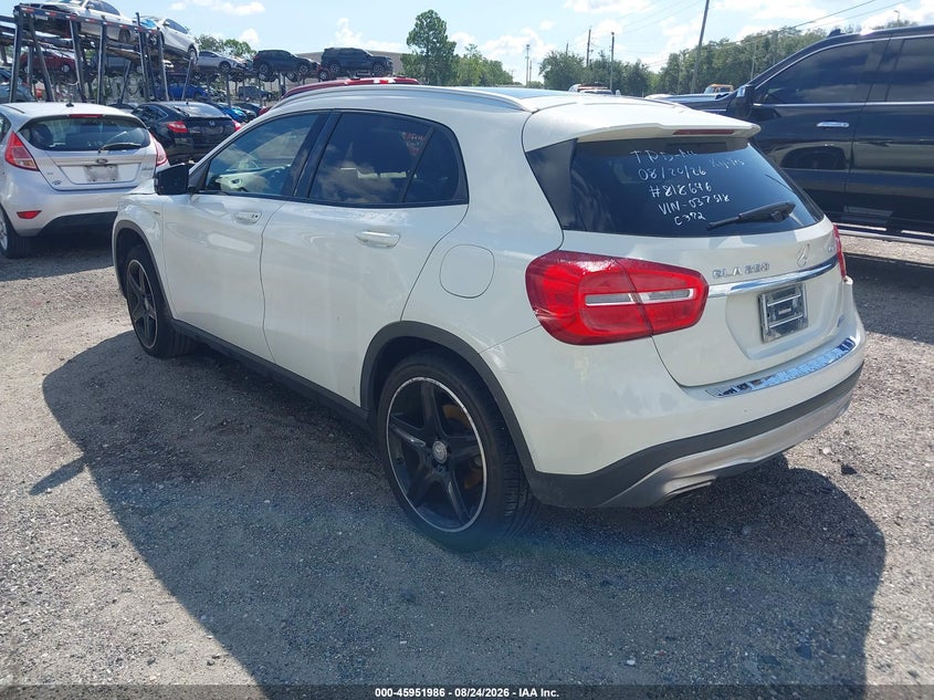 2015 MERCEDES-BENZ GLA 250 — zdjęcie 3