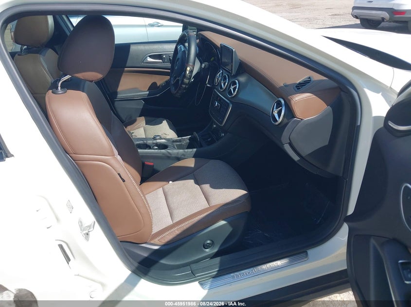 2015 MERCEDES-BENZ GLA 250 — zdjęcie 5