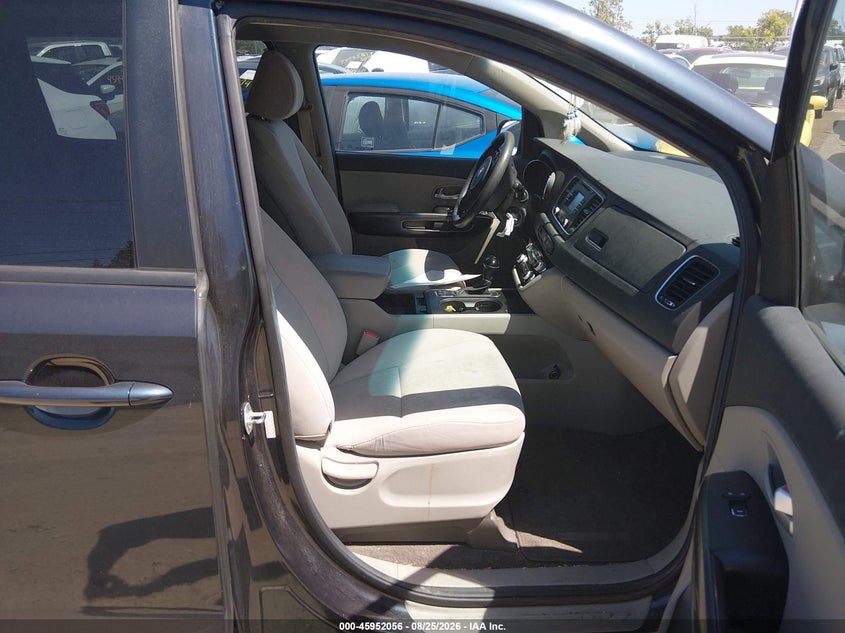 2016 KIA SEDONA auction photo 5